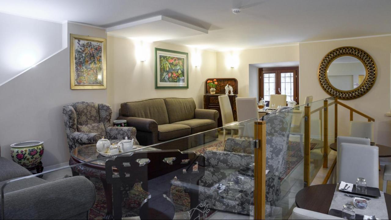 Flora Hotel โตดี ภายนอก รูปภาพ