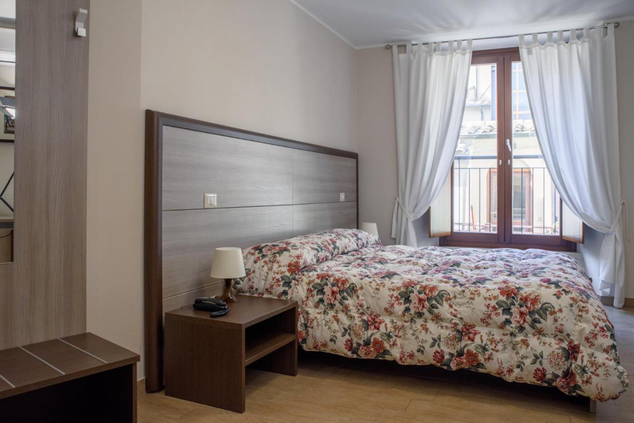 Flora Hotel โตดี ภายนอก รูปภาพ