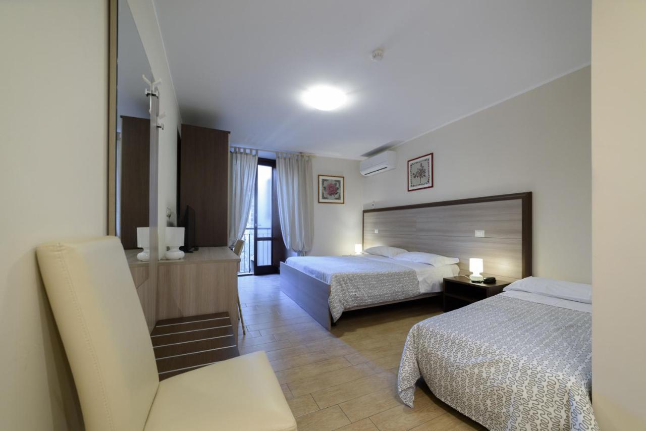 Flora Hotel โตดี ภายนอก รูปภาพ