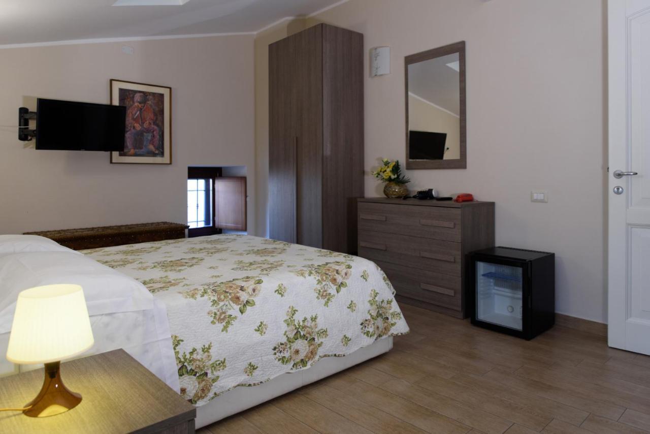 Flora Hotel โตดี ภายนอก รูปภาพ