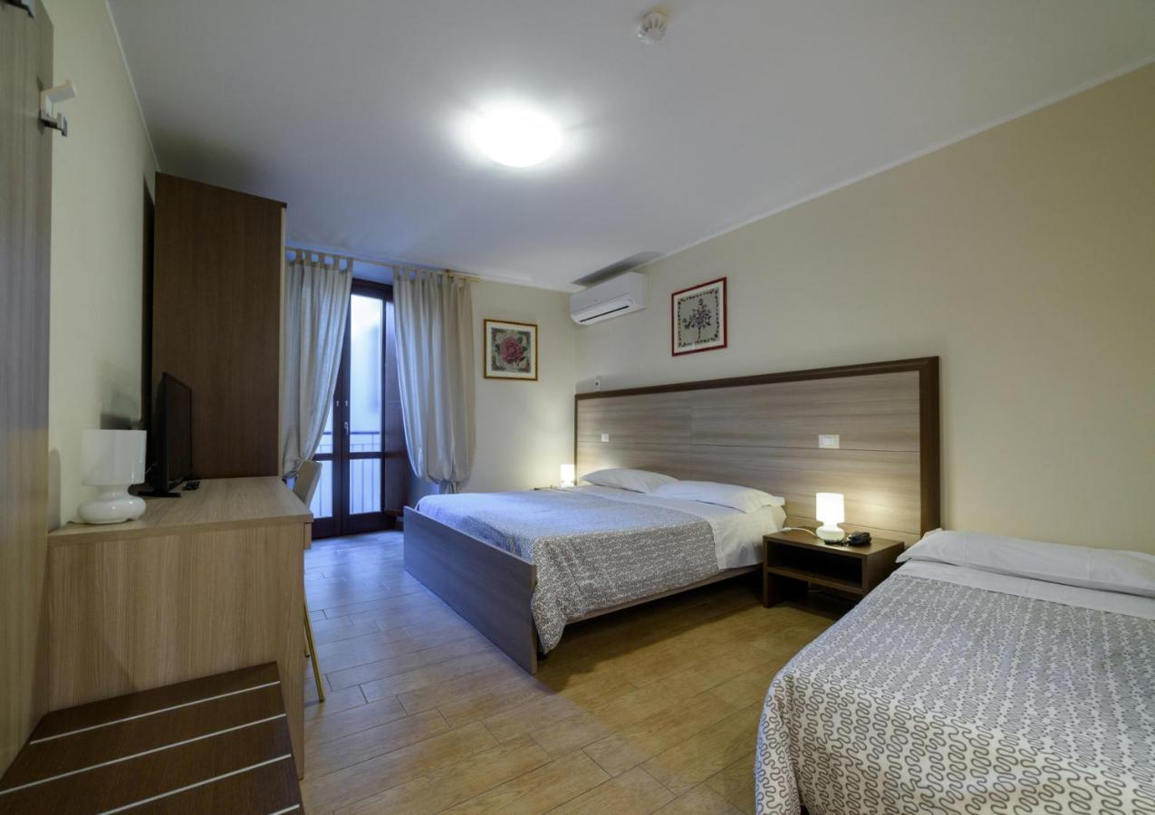 Flora Hotel โตดี ภายนอก รูปภาพ